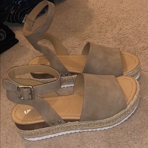 UNR8ED TAN PLATFORM ESPADRILLE SANDALS